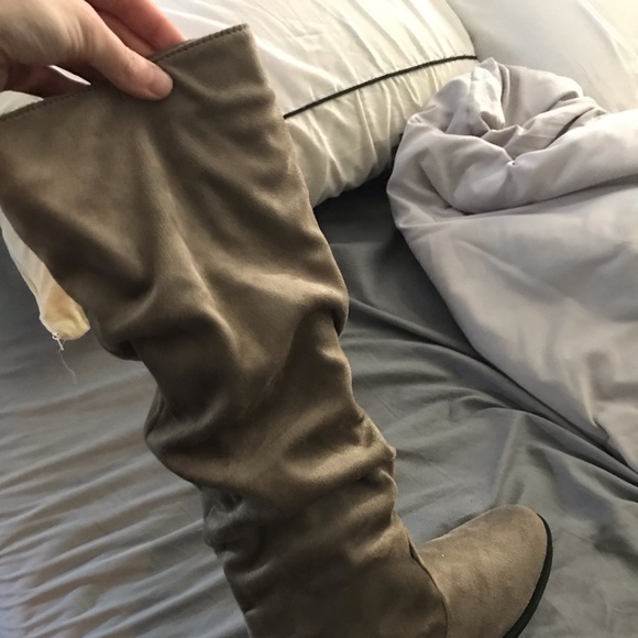 Suede Scrunch zip up boots - Picture 3 of 3